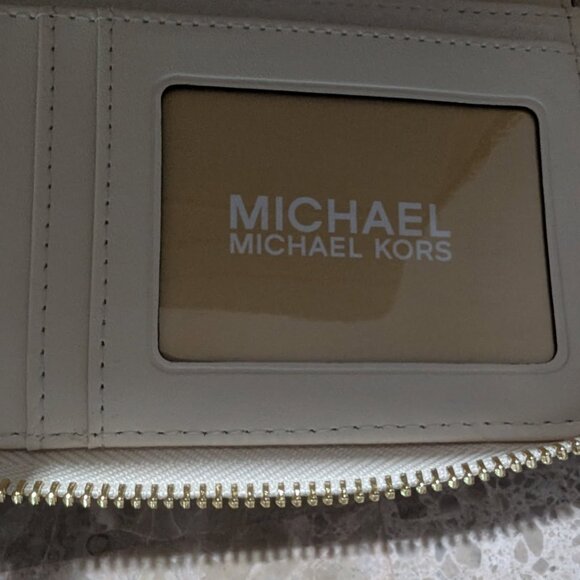 KORS RARE WHITE and GOLD MULTI Brand New with TAGS Set with RED CARPET Bag Charm - Picture 10 of 14